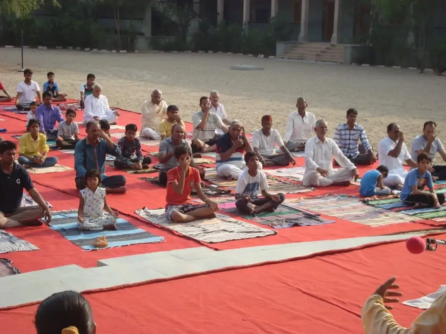 international-yoga-day-in-om-ashram bodyImage