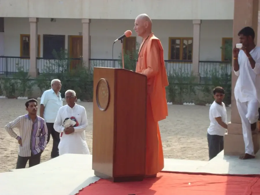 international-yoga-day-in-om-ashram bodyImage