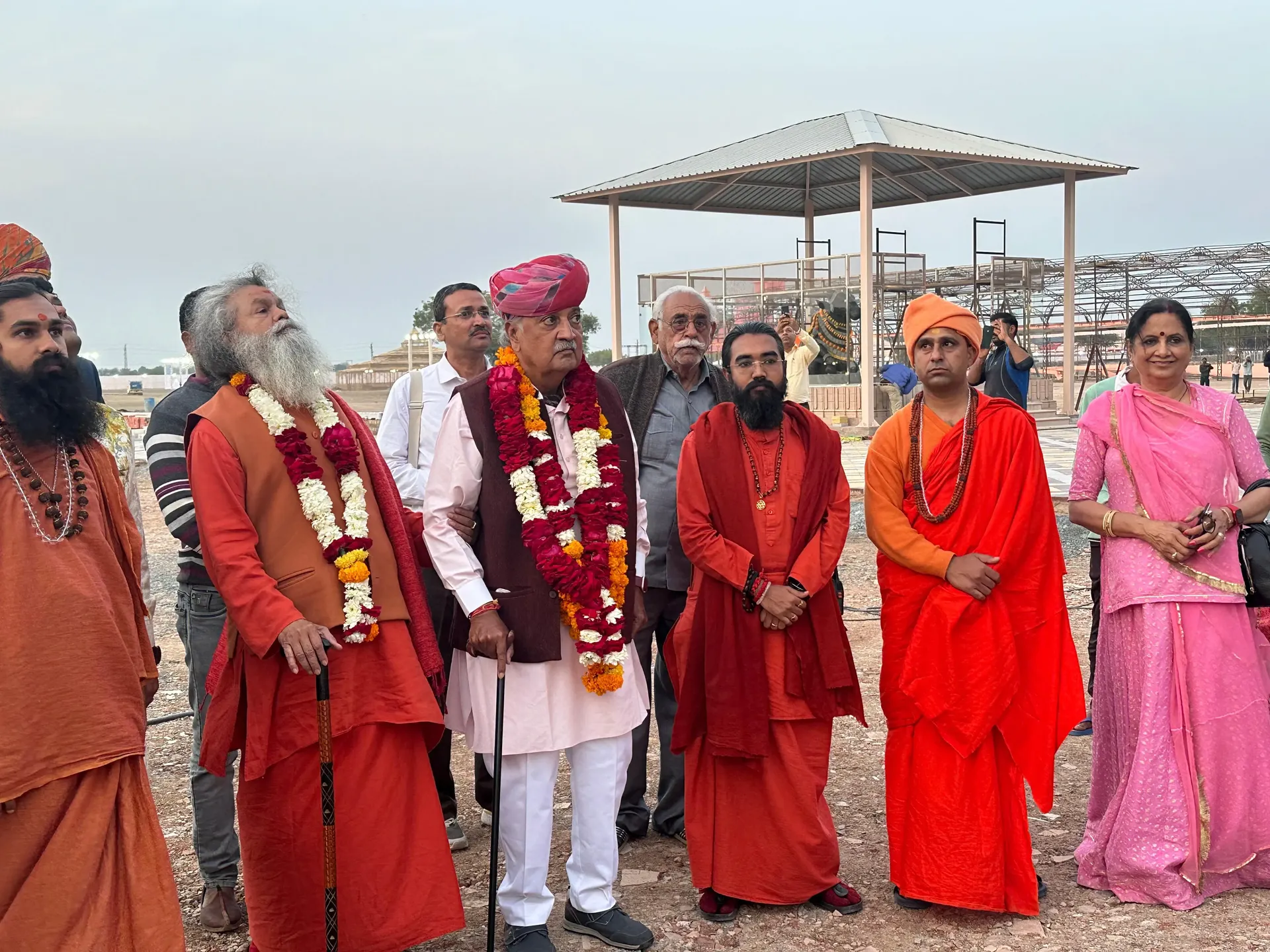 jodhpur-maharaj-visited-om-ashram mainImage
