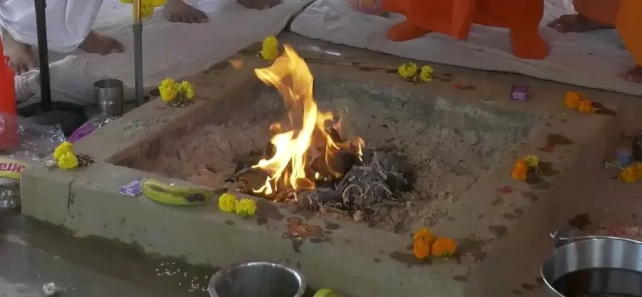 kalash-puja bodyImage