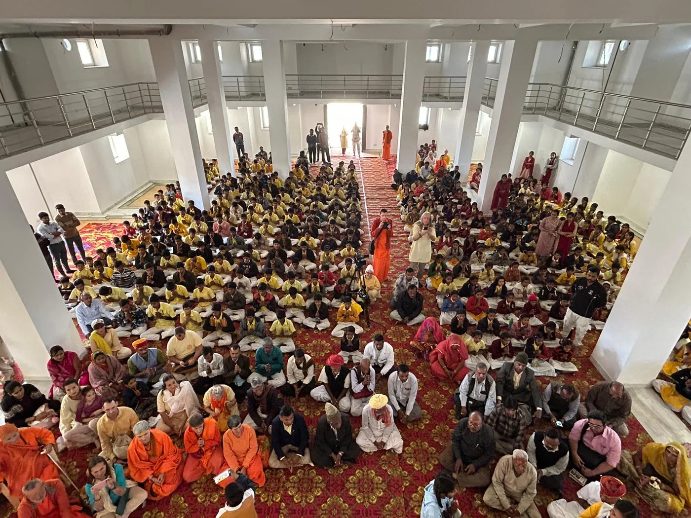 lectures-on-the-occasion-of-the-first-anniversary-of-om-ashram-opening_body5