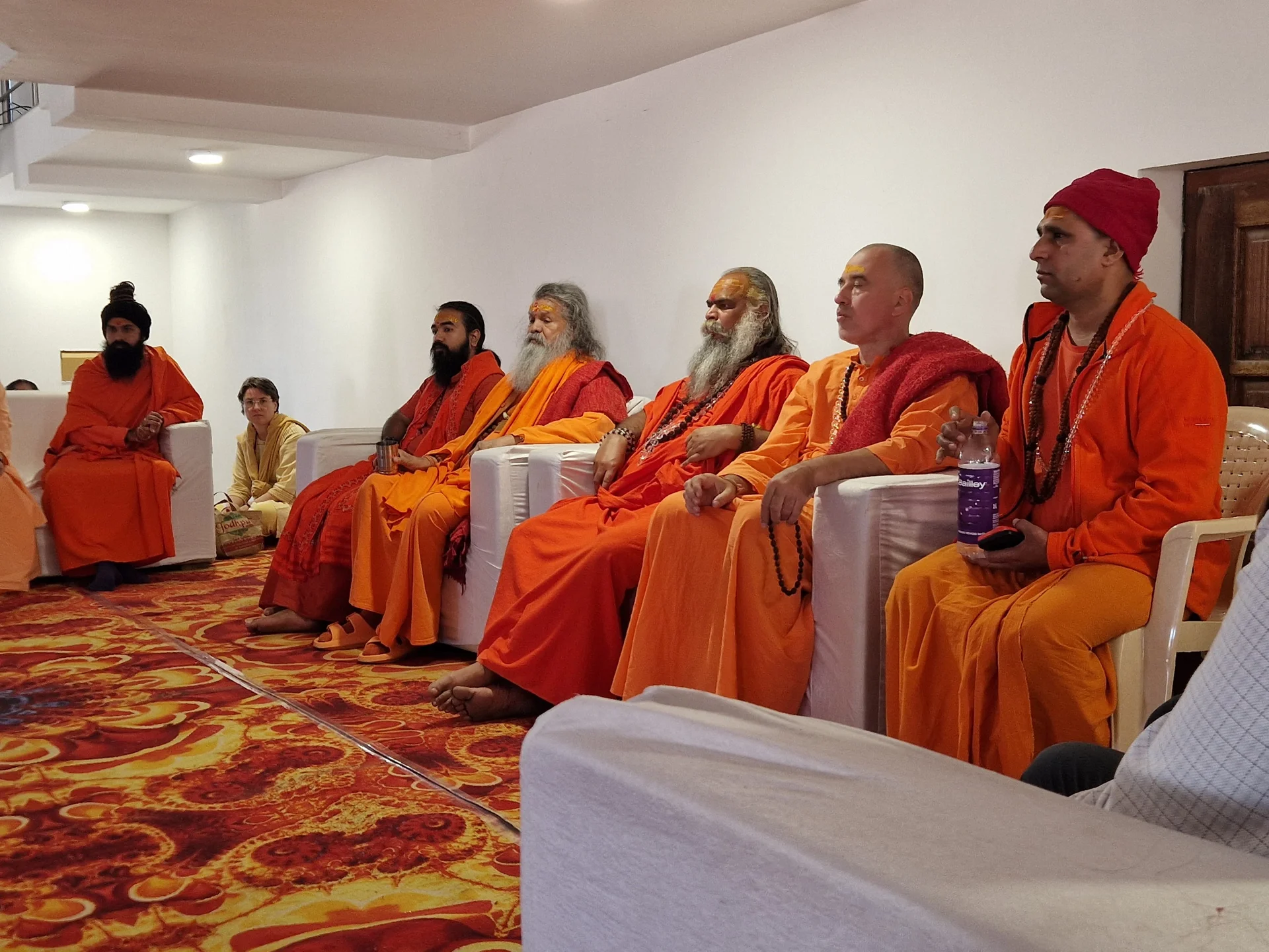 lectures-on-the-occasion-of-the-first-anniversary-of-om-ashram-opening_main
