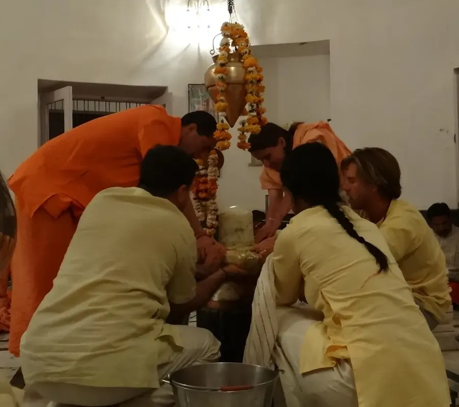 mahashivaratri-the-great-night-of-shiva-in-om-ashram-jadan bodyImage