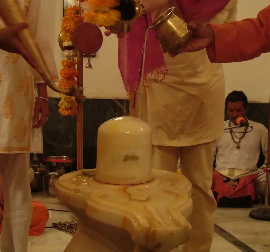 mahashivaratri-the-great-night-of-shiva-in-om-ashram-jadan bodyImage