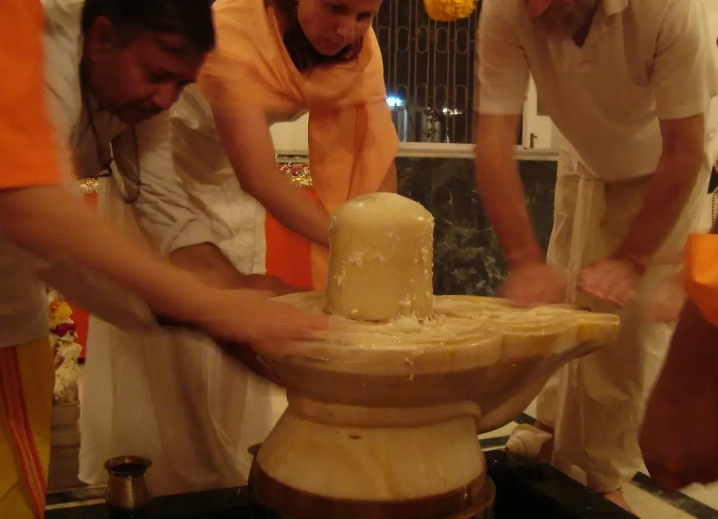 mahashivaratri-the-great-night-of-shiva-in-om-ashram-jadan bodyImage