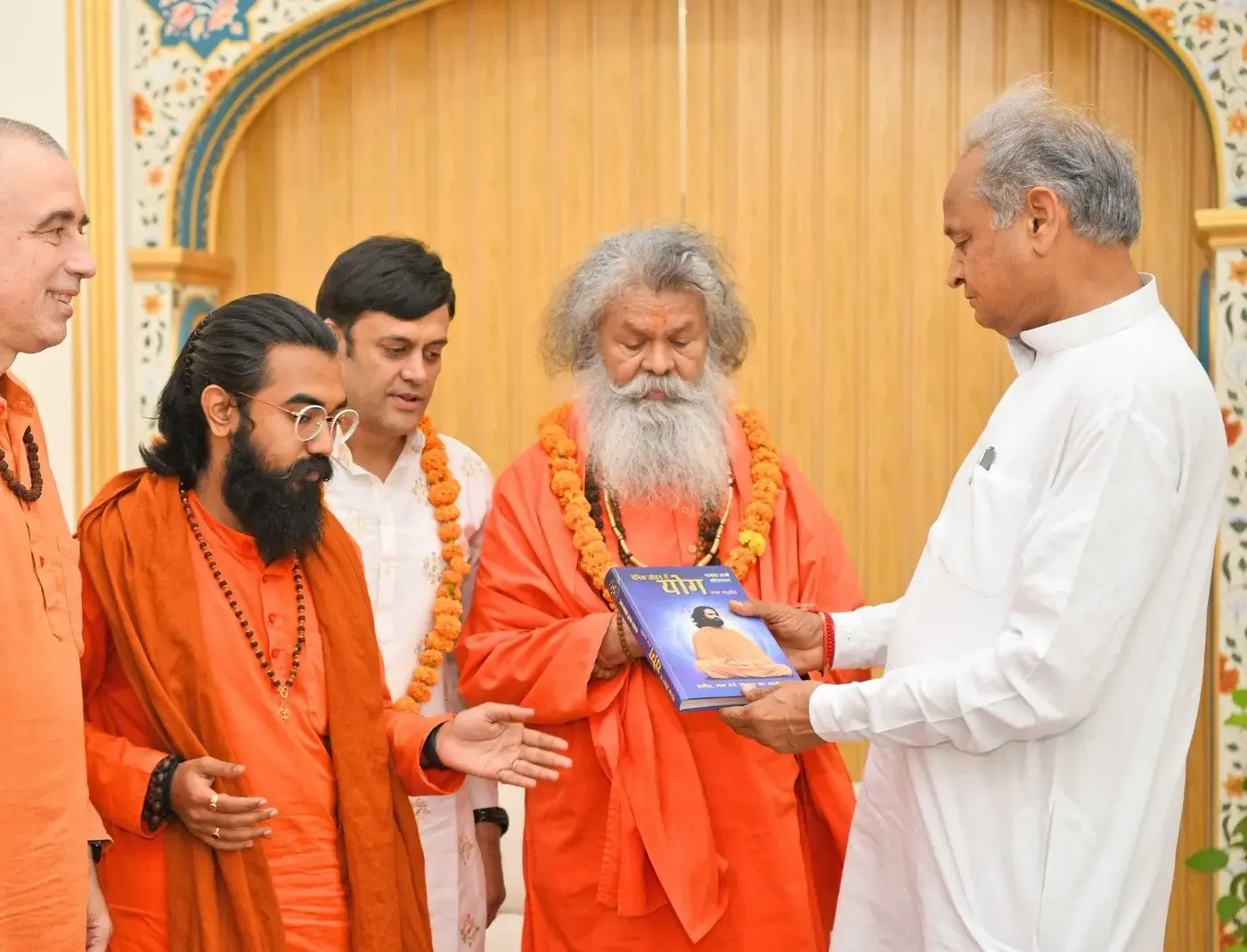 meeting-with-the-chief-minister-shree-ashok-ji-gehlot bodyImage