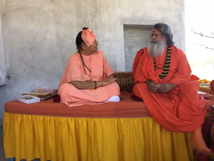 morning-program-in-om-ashram bodyImage