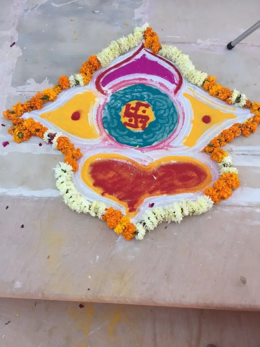 morning-program-in-om-ashram bodyImage