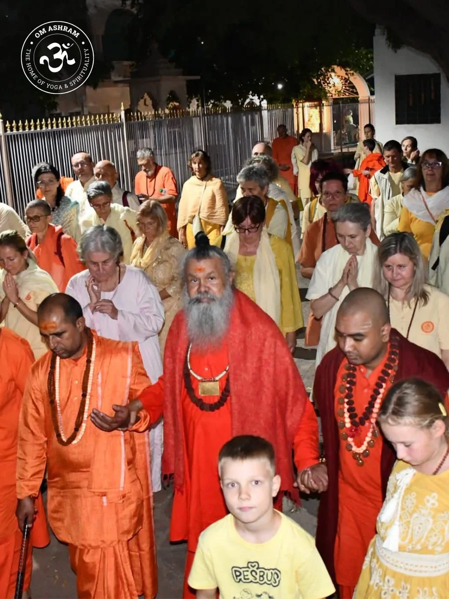 om-ashram-shines-bright-for-diwali bodyImage