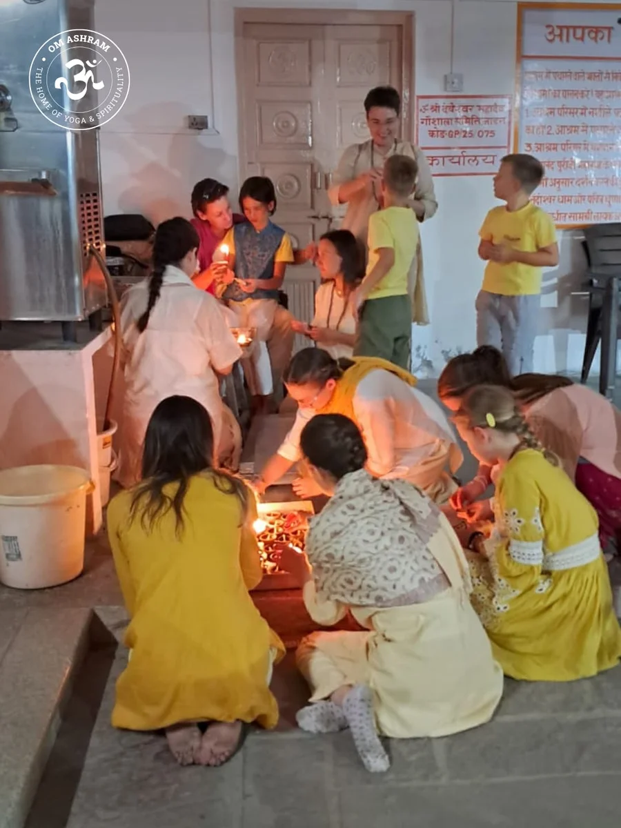 om-ashram-shines-bright-for-diwali bodyImage