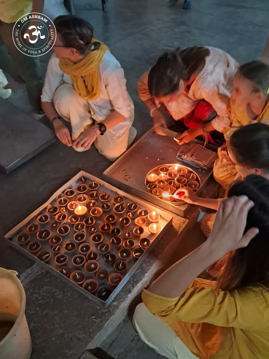 om-ashram-shines-bright-for-diwali bodyImage