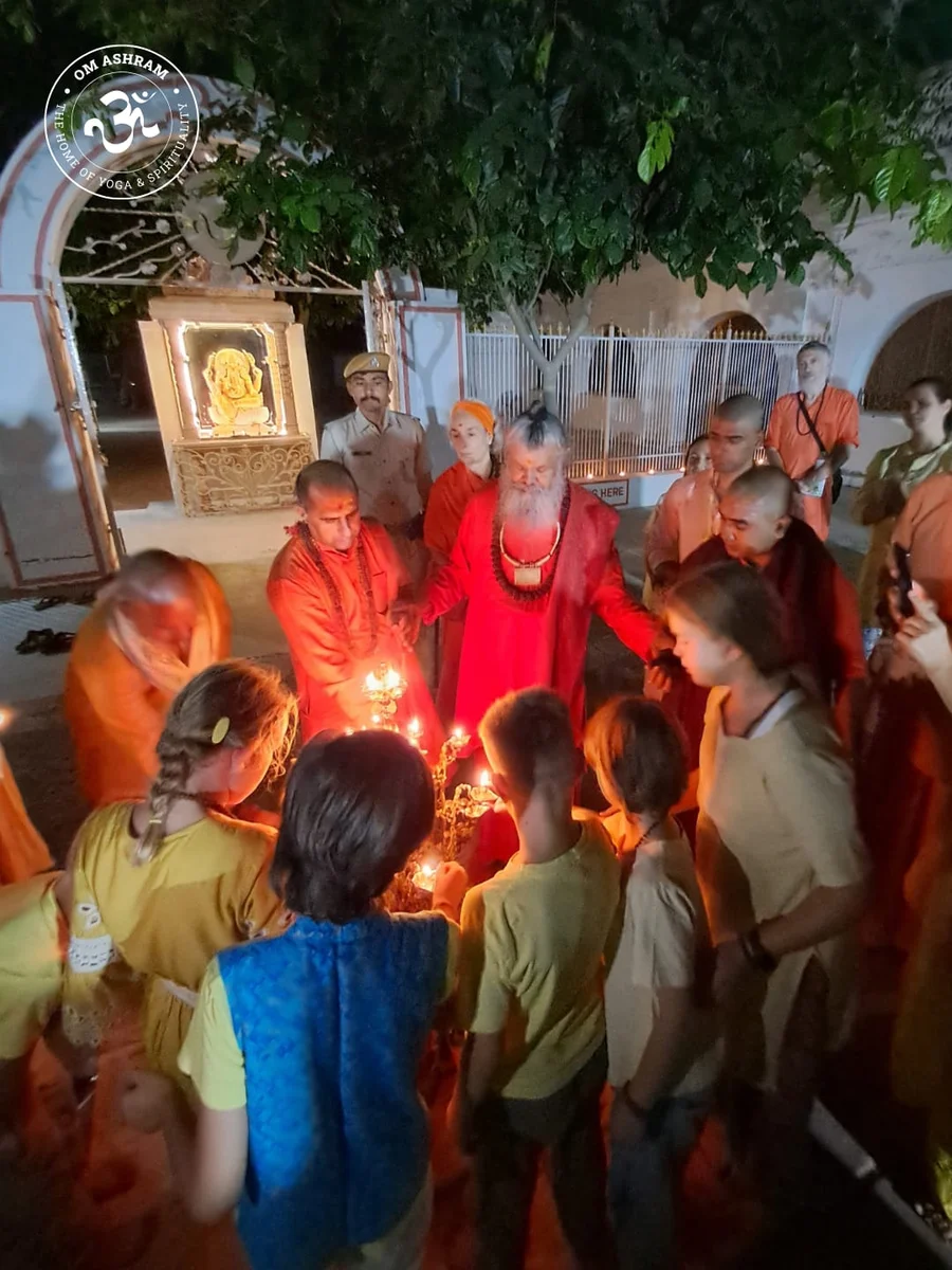 om-ashram-shines-bright-for-diwali bodyImage