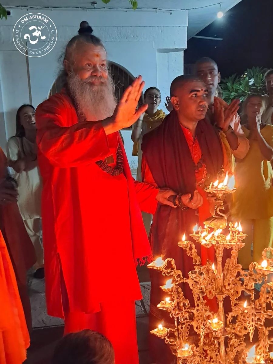 om-ashram-shines-bright-for-diwali bodyImage