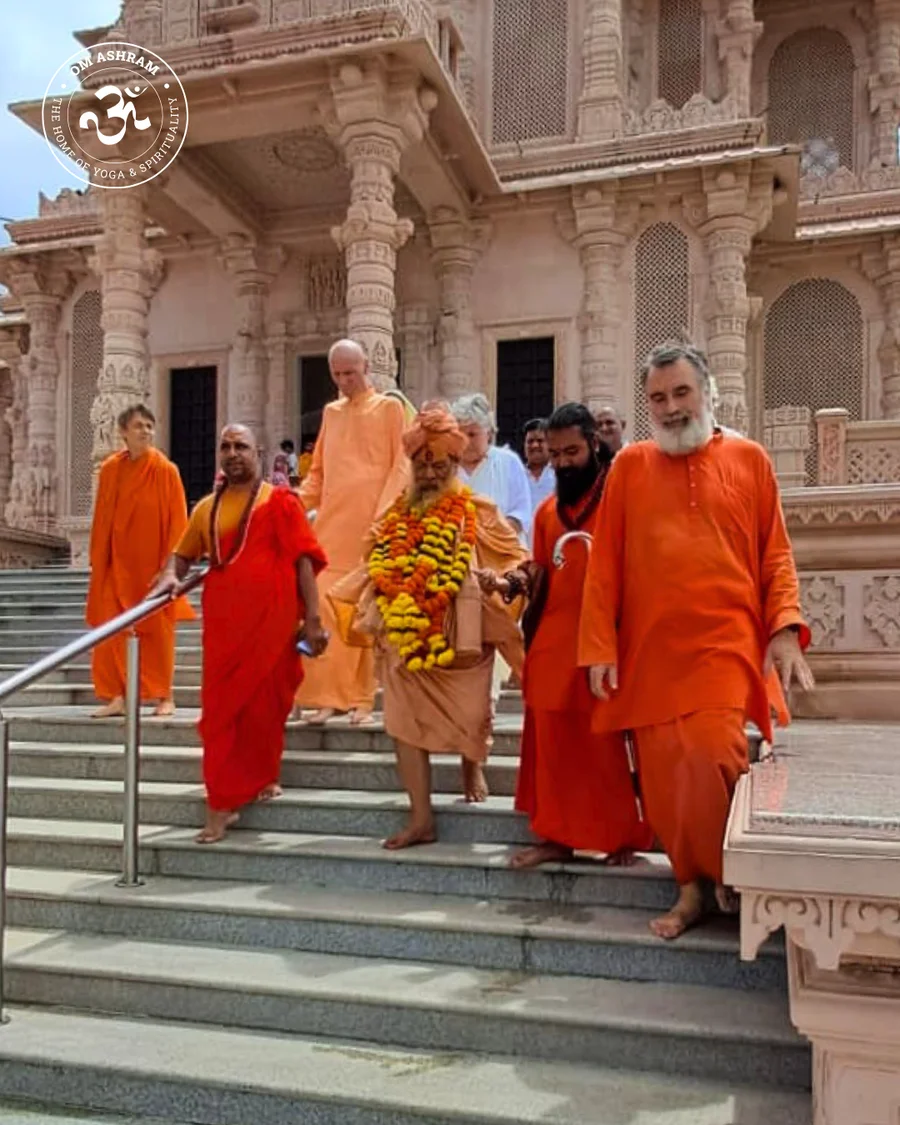 om-ashram-welcomes-distinguished-spiritual-leader bodyImage