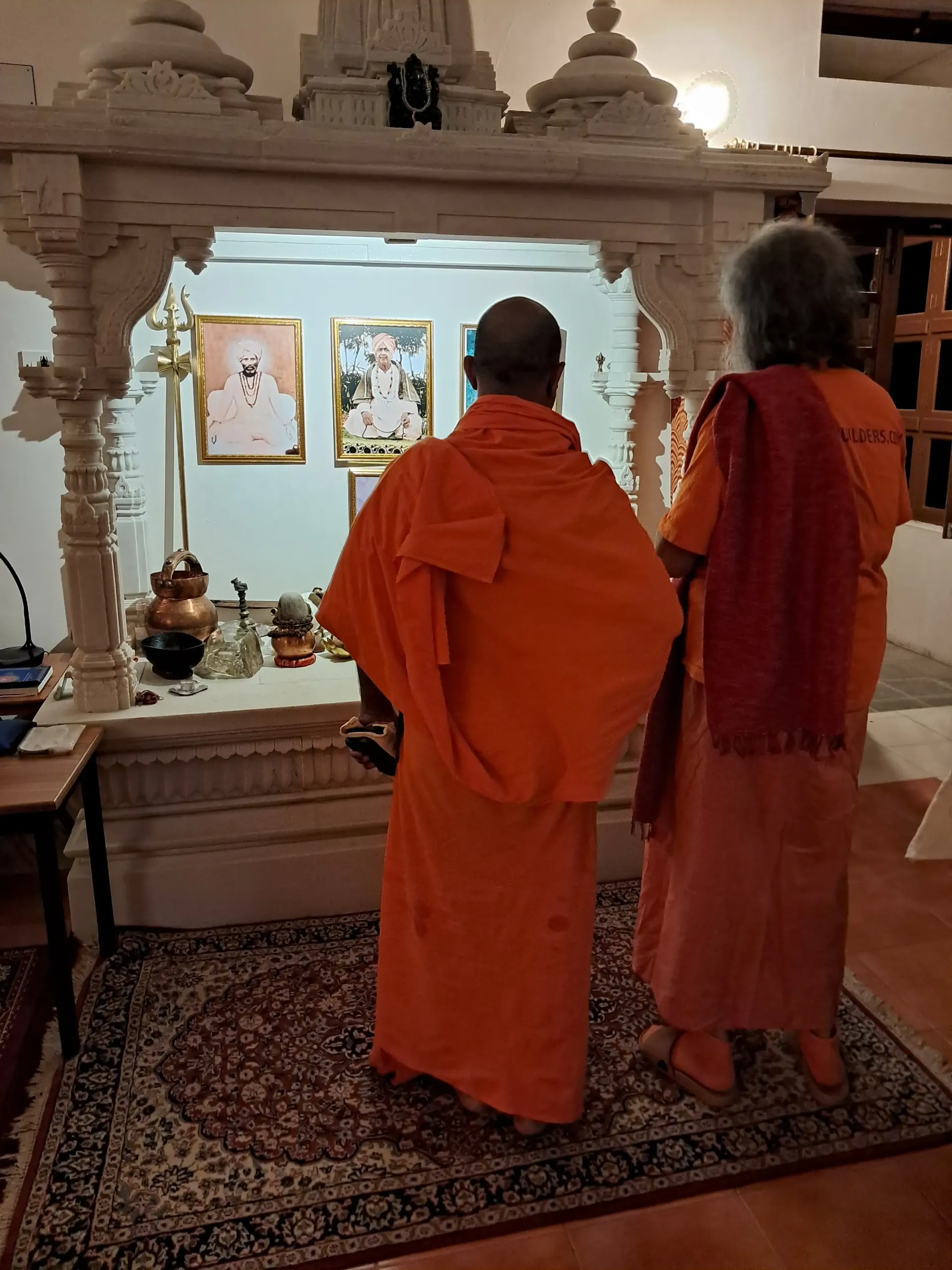 our-gurudev-returns-to-the-om-ashram bodyImage