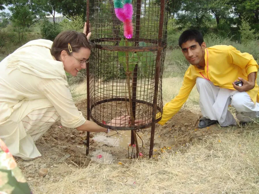 peace-prayer-in-om-ashram-jadan bodyImage