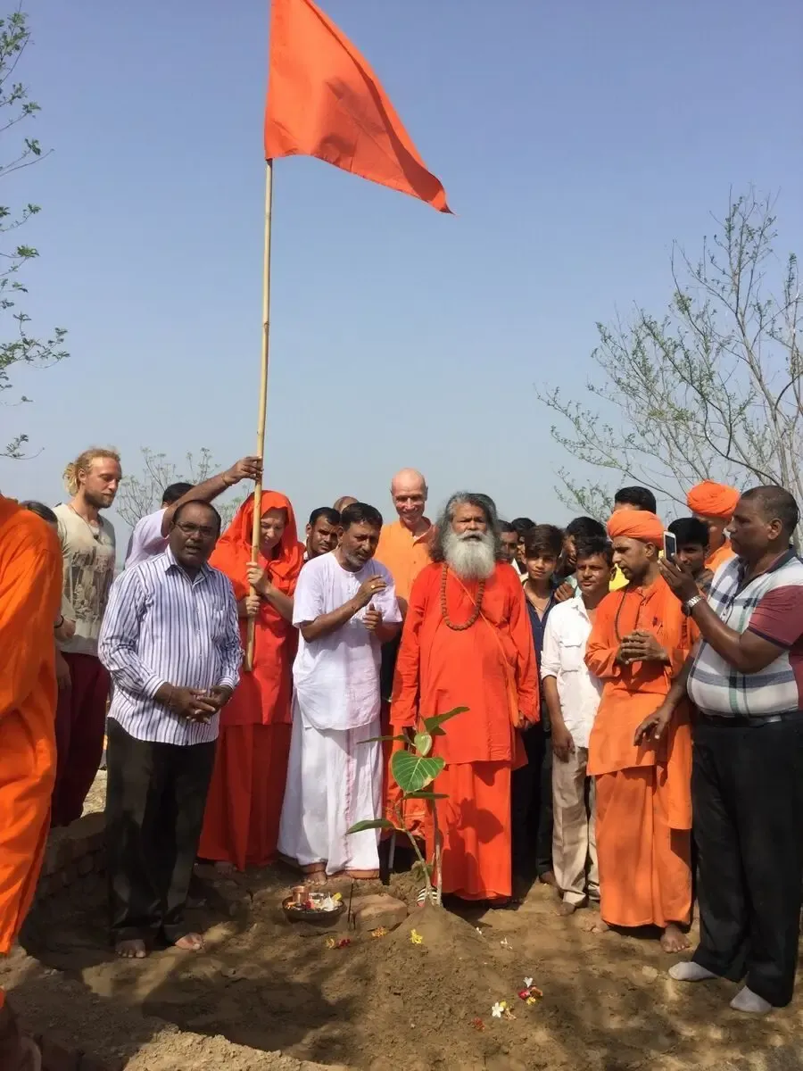 peace-tree-planting-ceremony bodyImage
