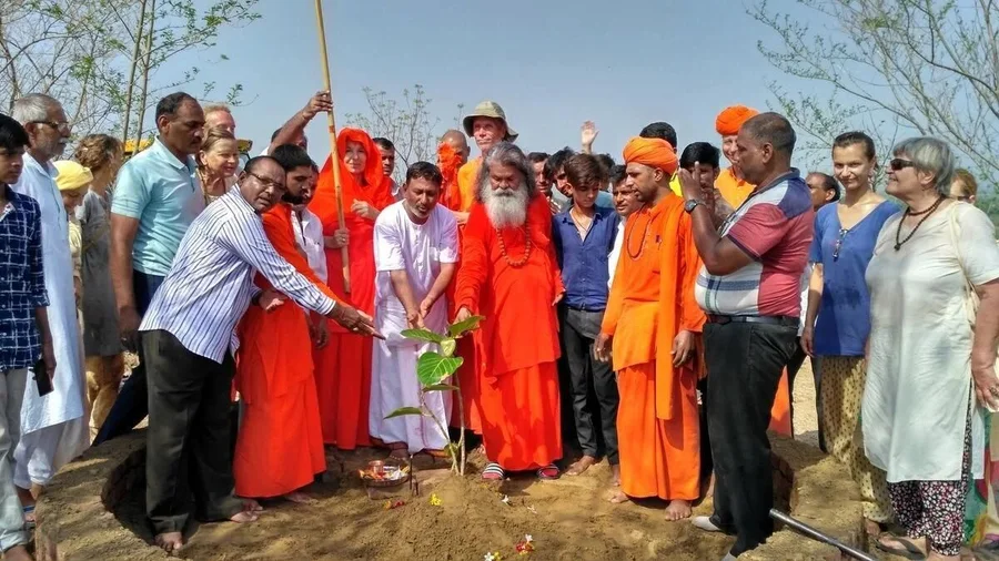 peace-tree-planting-ceremony mainImage