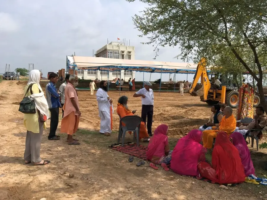 peace-tree-planting bodyImage