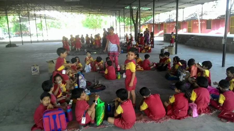 pupils-from-central-academy-pali-visit-om-ashram bodyImage