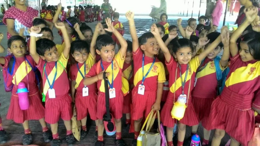 pupils-from-central-academy-pali-visit-om-ashram bodyImage