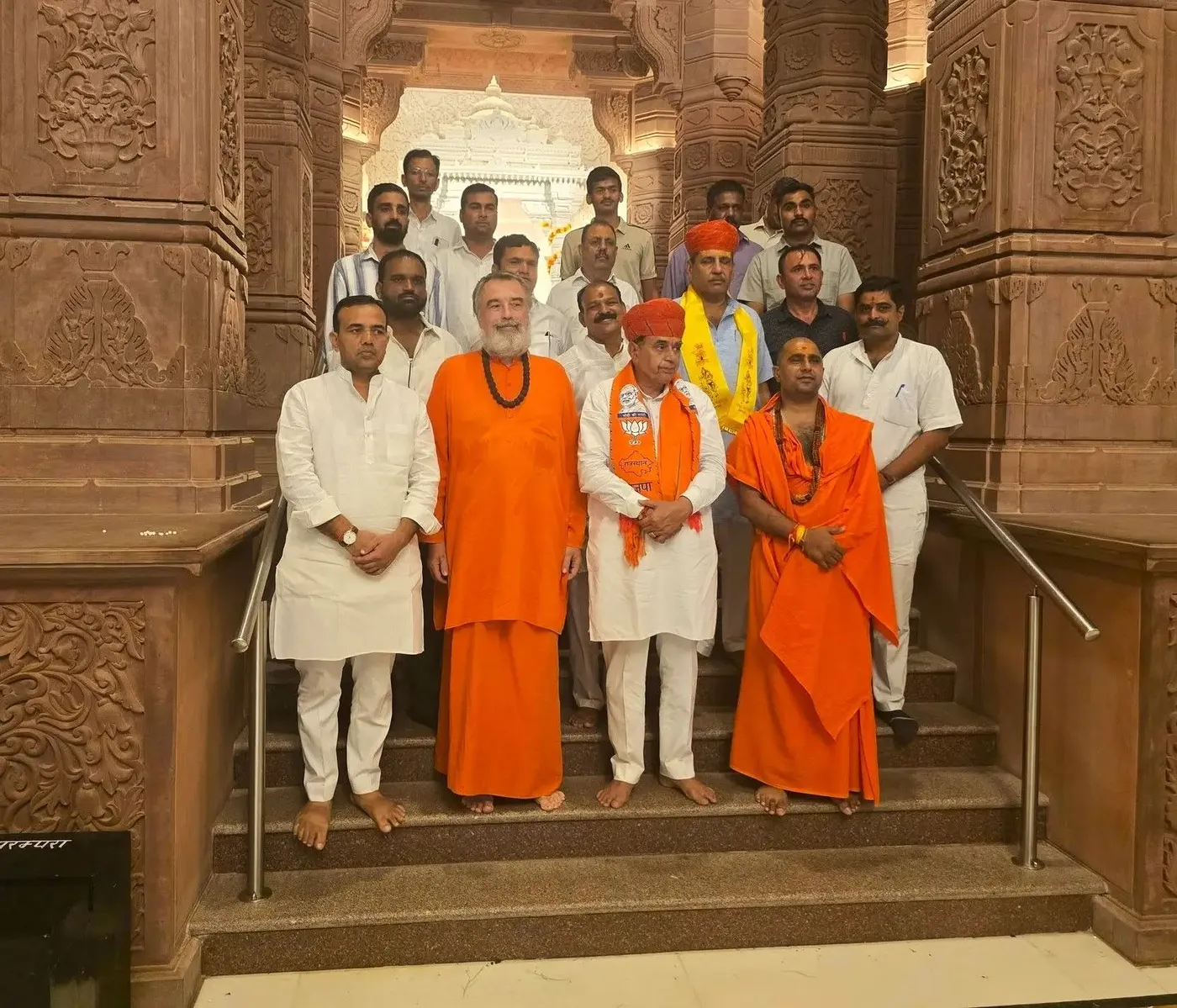 rajasthan-ministers-join-shravan-prayers-at-om-ashram bodyImage