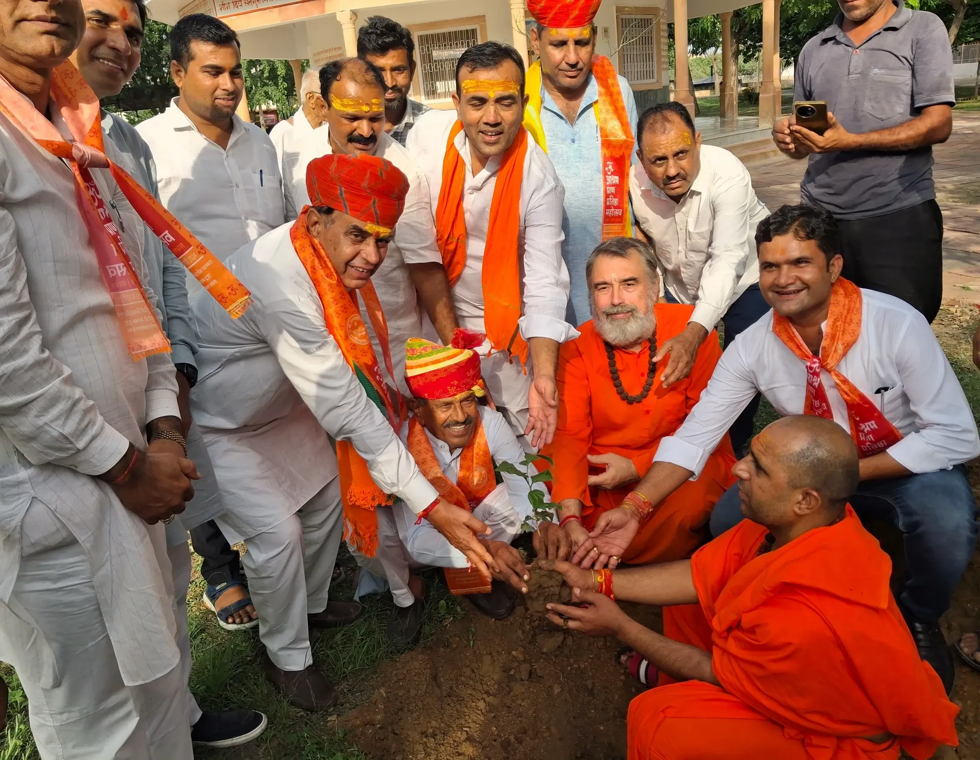 rajasthan-ministers-join-shravan-prayers-at-om-ashram bodyImage
