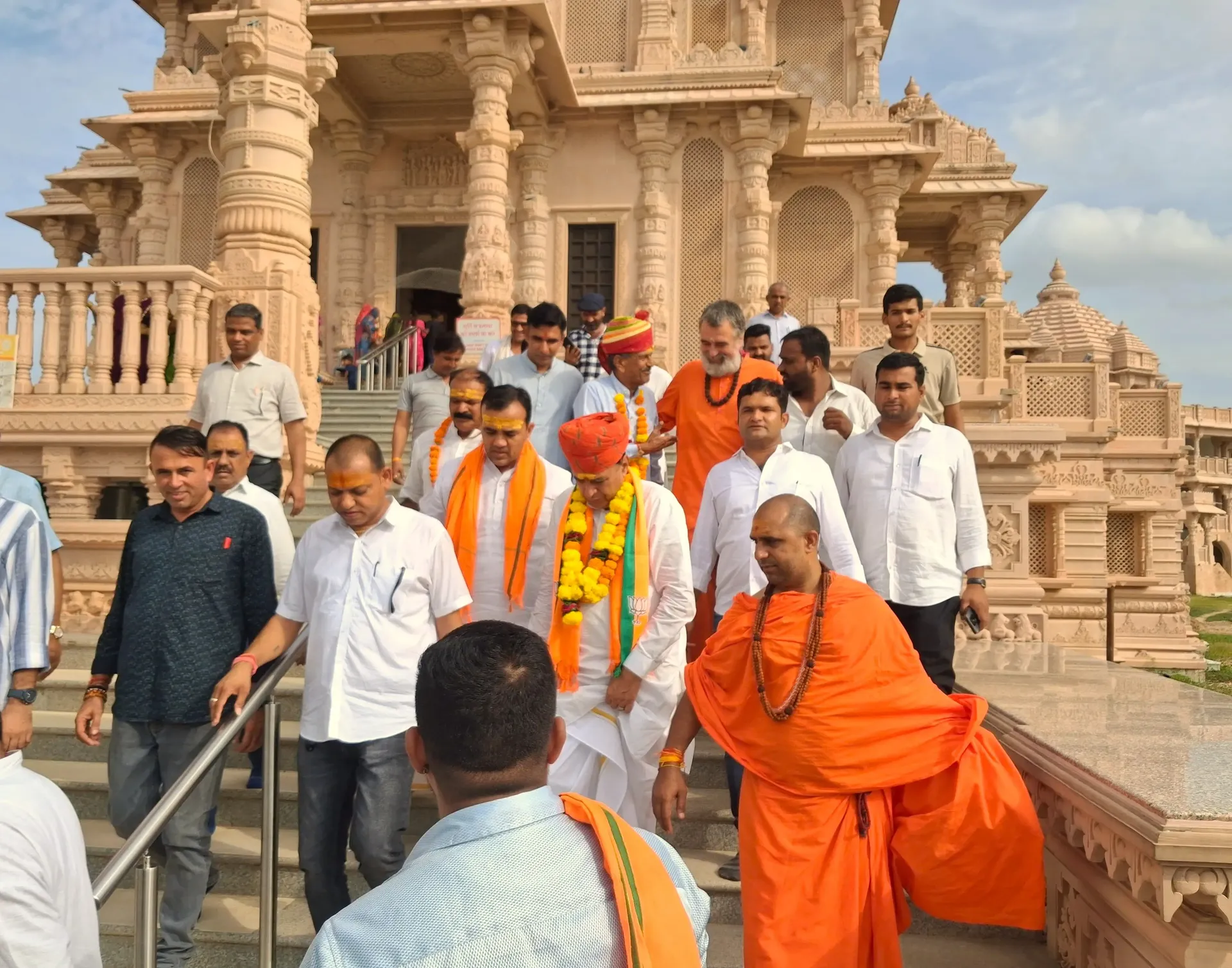 rajasthan-ministers-join-shravan-prayers-at-om-ashram bodyImage