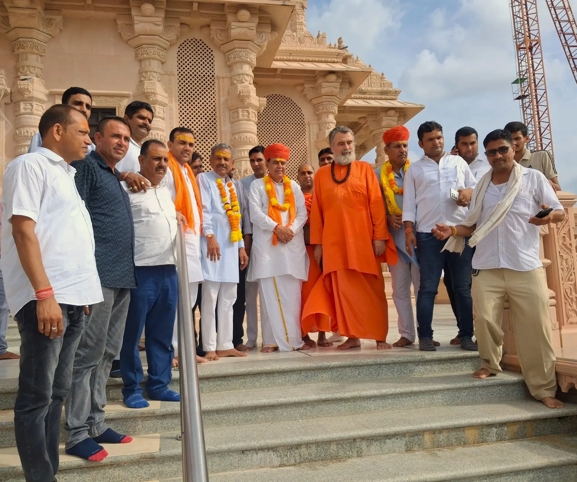 rajasthan-ministers-join-shravan-prayers-at-om-ashram thumbnailImage