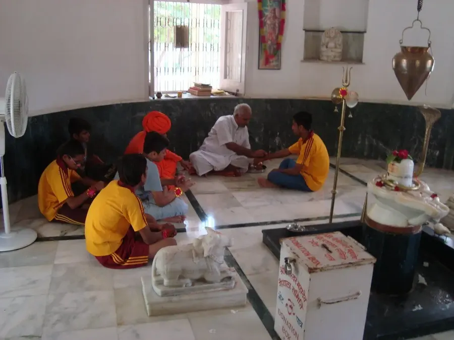 raksha-bandan-celebrations-in-om-ashram bodyImage