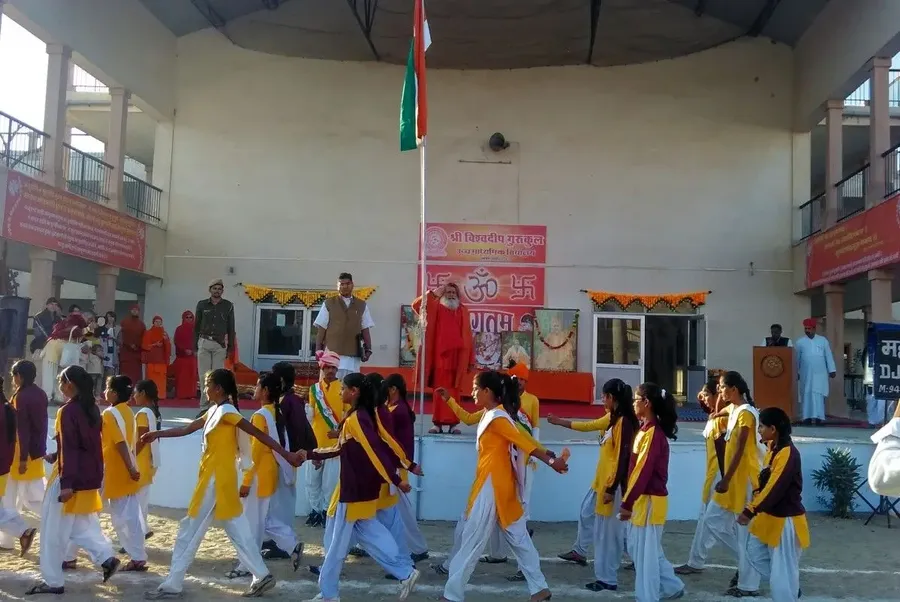 republic-day-with-vishwaguruji bodyImage