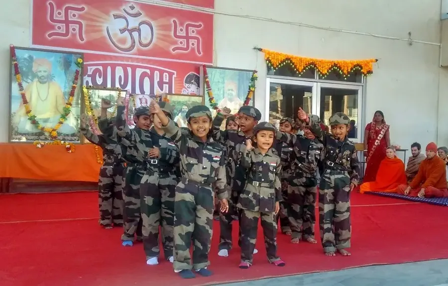 republic-day-with-vishwaguruji bodyImage