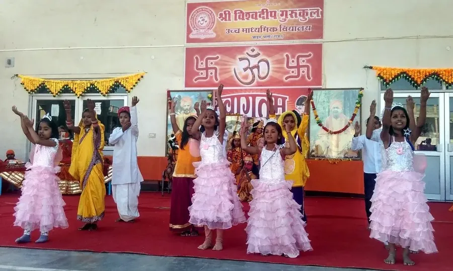 republic-day-with-vishwaguruji bodyImage