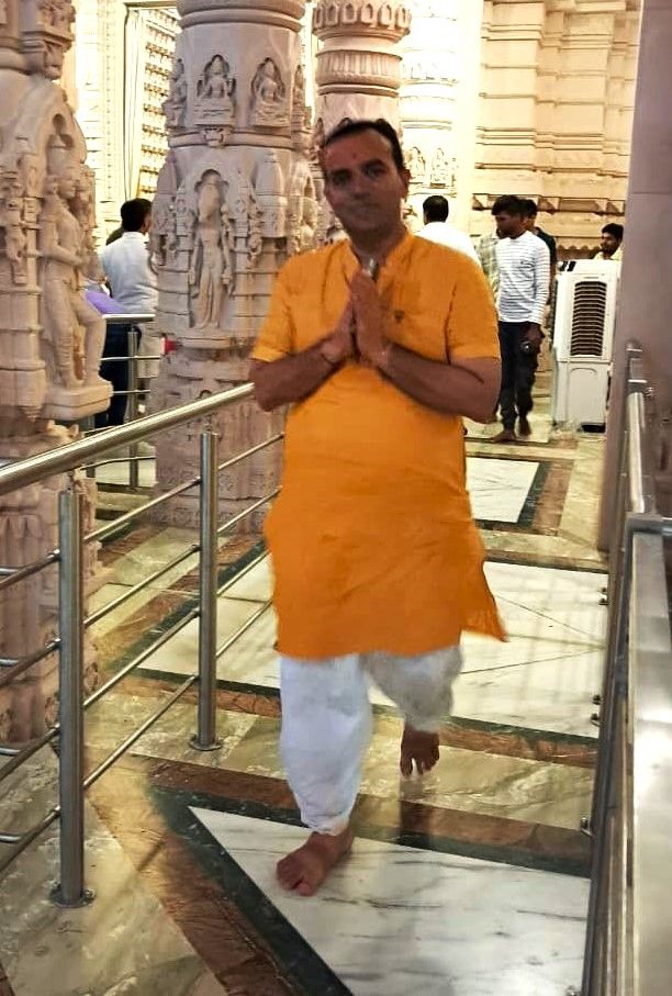 rudra-abhishek-marks-independence-day-at-om-ashram bodyImage