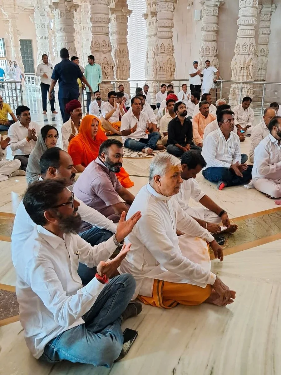 rudra-abhishek-marks-independence-day-at-om-ashram bodyImage