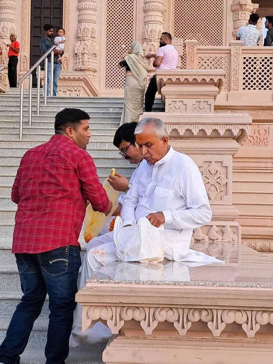 rudra-abhishek-marks-independence-day-at-om-ashram bodyImage