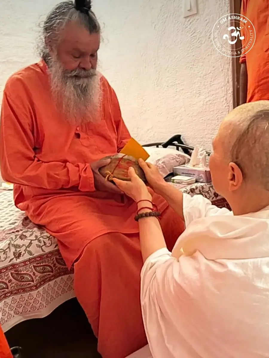 sannyas-diksha-by-the-grace-of-gurudev bodyImage