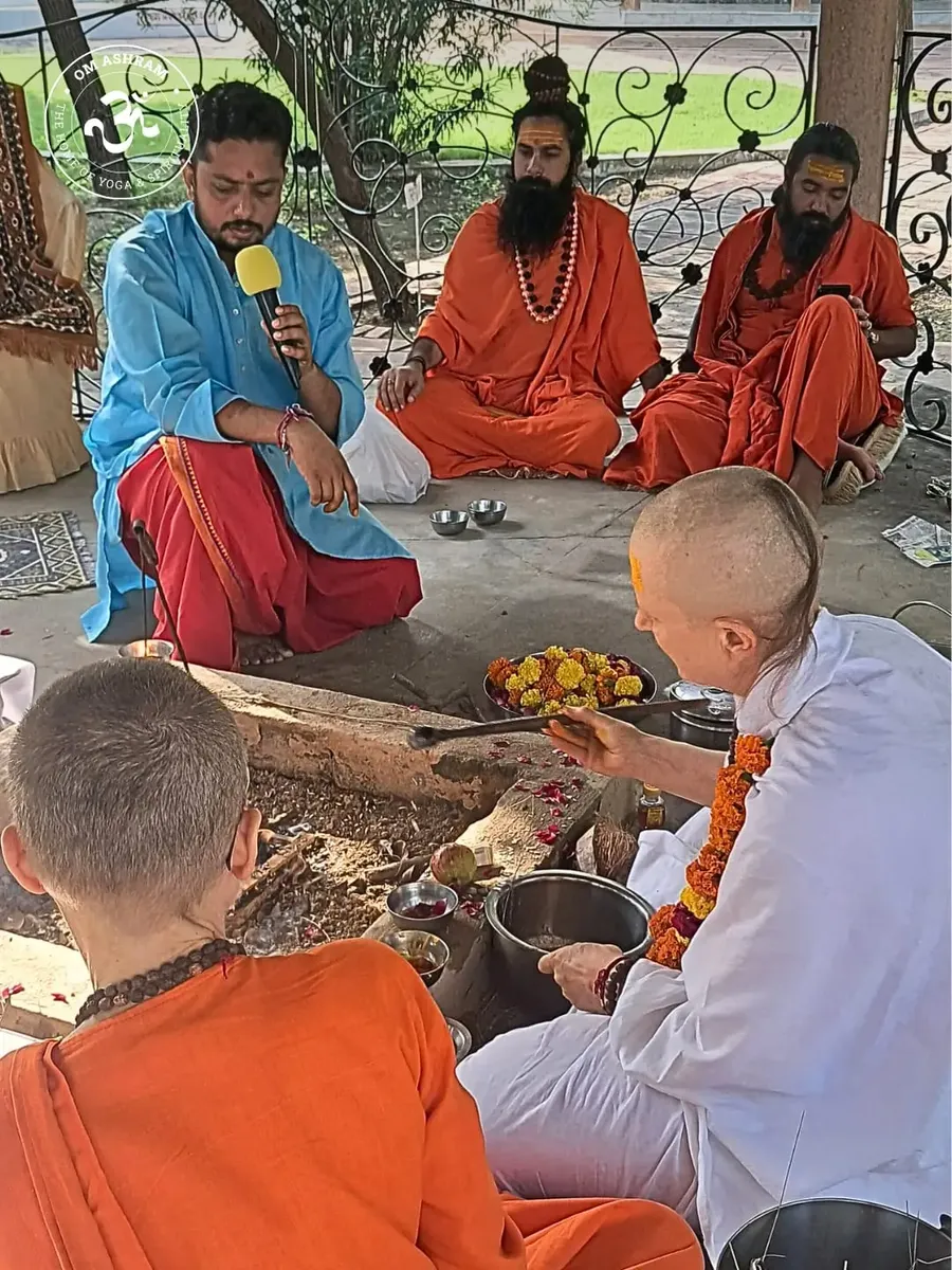 sannyas-diksha-by-the-grace-of-gurudev bodyImage