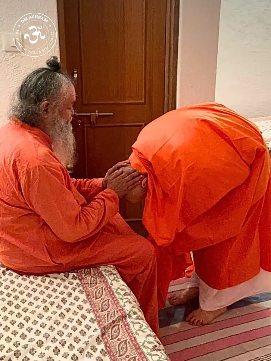 sannyas-diksha-by-the-grace-of-gurudev bodyImage