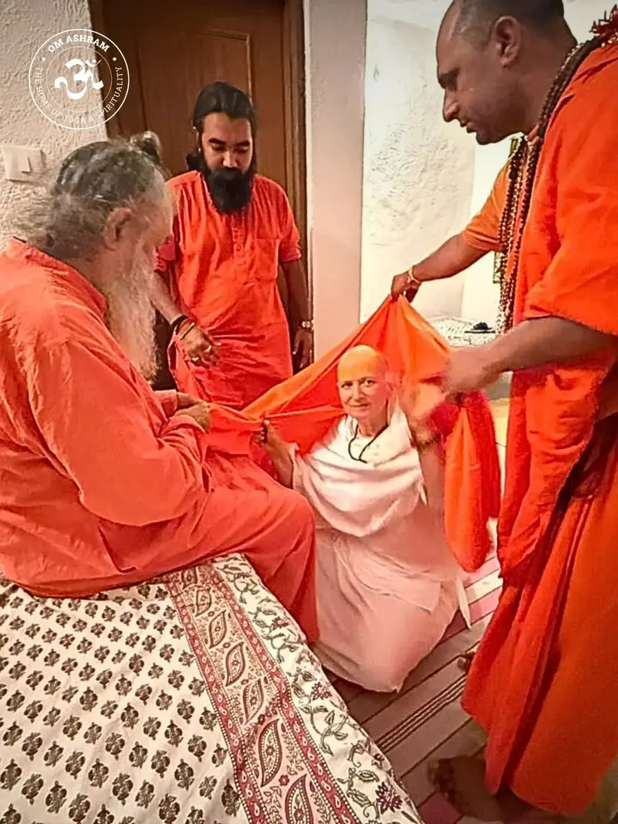 sannyas-diksha-by-the-grace-of-gurudev bodyImage