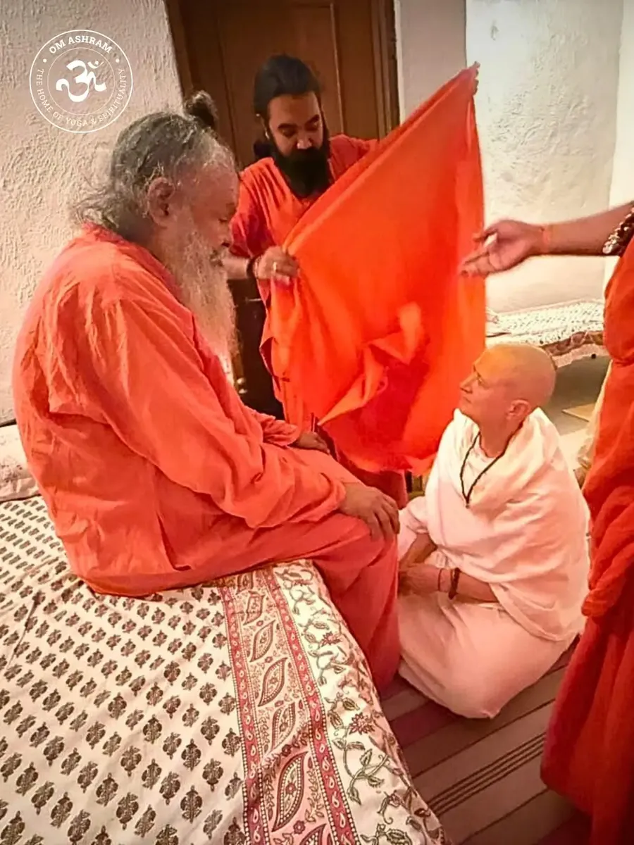 sannyas-diksha-by-the-grace-of-gurudev bodyImage