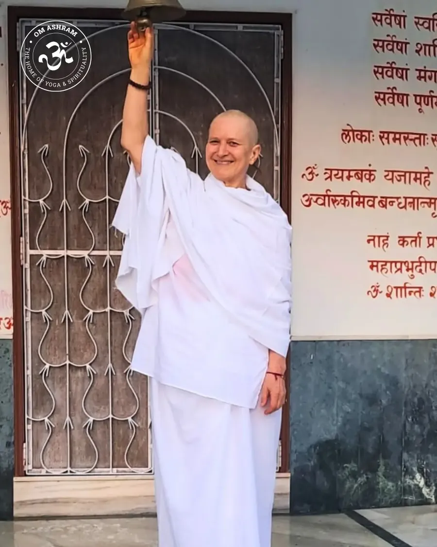 sannyas-diksha-by-the-grace-of-gurudev bodyImage