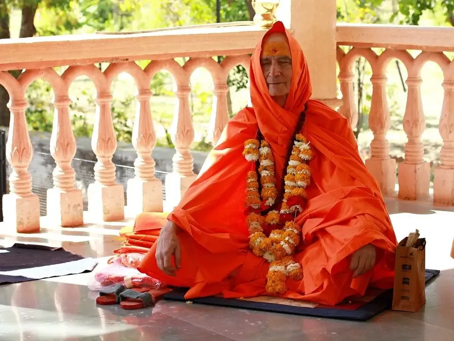 sannyas-diksha-in-om-ashram bodyImage