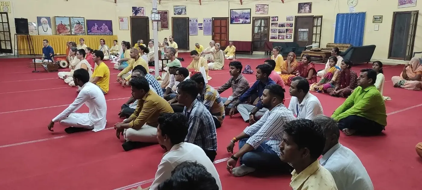 satsang-in-om-ashram-2 bodyImage