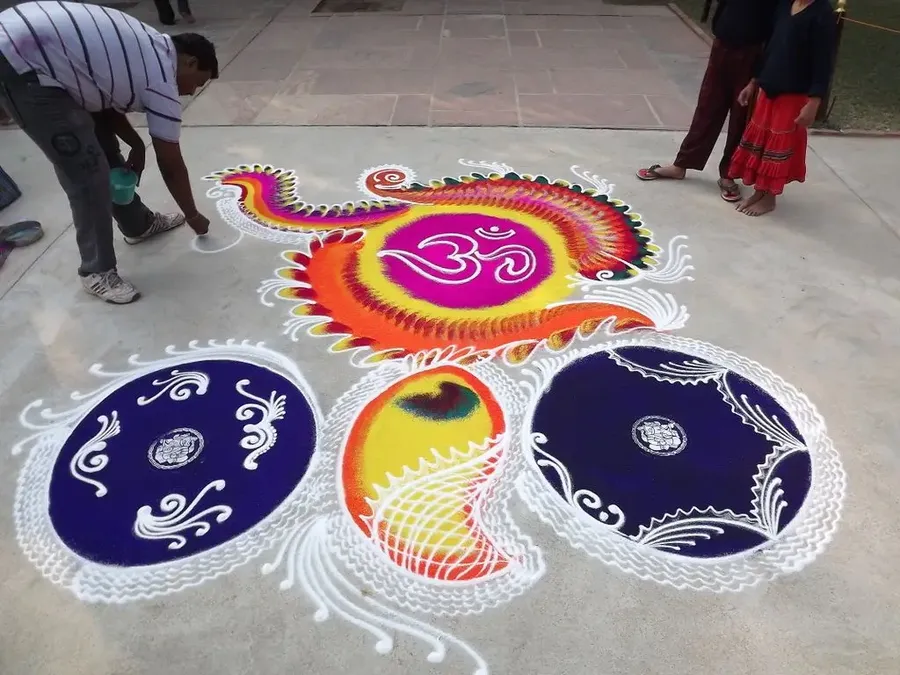 satsang-on-the-10th-anniversary-of-the-mahasamadhi-of-holy-guruji bodyImage