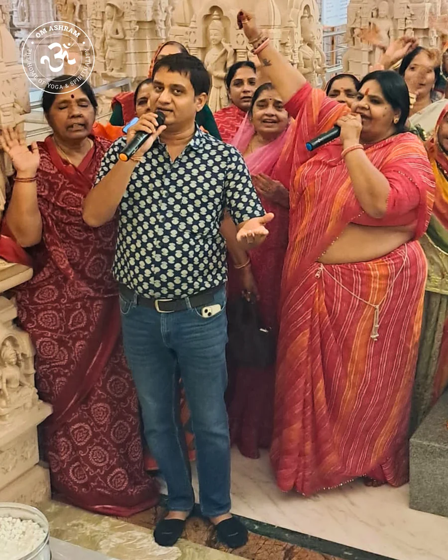 sharad-purnima-at-om-ashram bodyImage