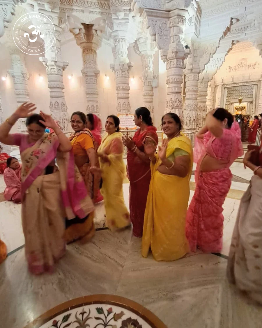 sharad-purnima-at-om-ashram bodyImage