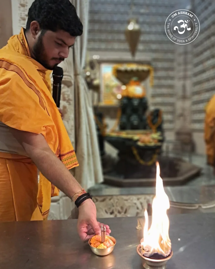 sharad-purnima-at-om-ashram bodyImage