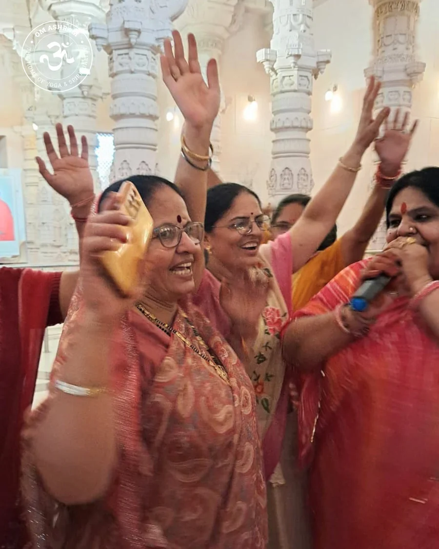 sharad-purnima-at-om-ashram bodyImage