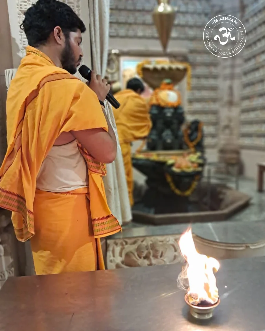 sharad-purnima-at-om-ashram bodyImage